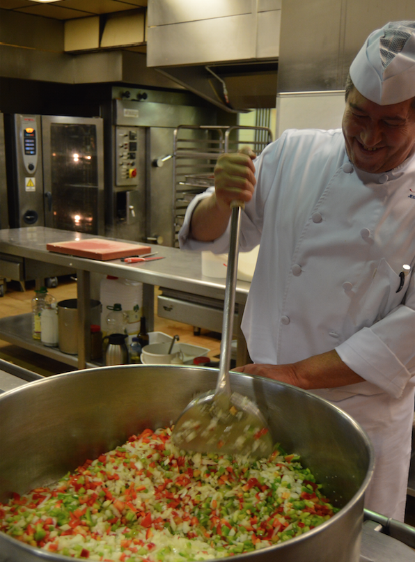 En el obrador de Pasteler&iacute;a Mallorca se trabaja con productos frescos